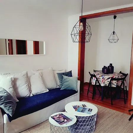 Apartment Cozy Between Lapa And Santos Lissabon