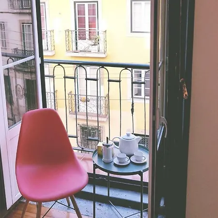 Apartment Cozy Between Lapa And Santos Lissabon