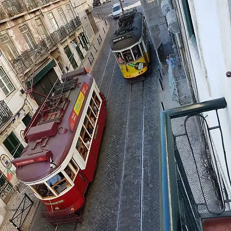 Apartment Cozy Between Lapa And Santos Lisbon