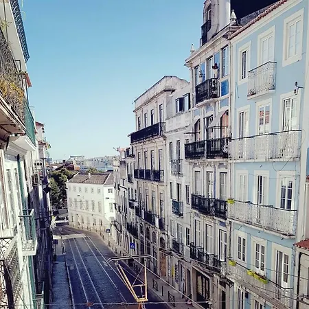 Apartment Cozy Between Lapa And Santos Lissabon